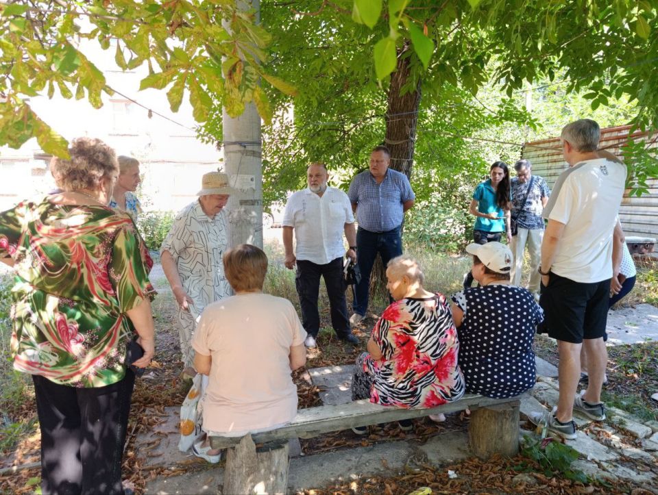 По поручению Главы ДНР Дениса Пушилина заместитель председателя #Комитет_по_поддержке_участников_СВО Юрий Сивоконенко (фракция «Единая Россия») совместно с руководителем Управы Киевского района г. Донецка Валентином Левченко...