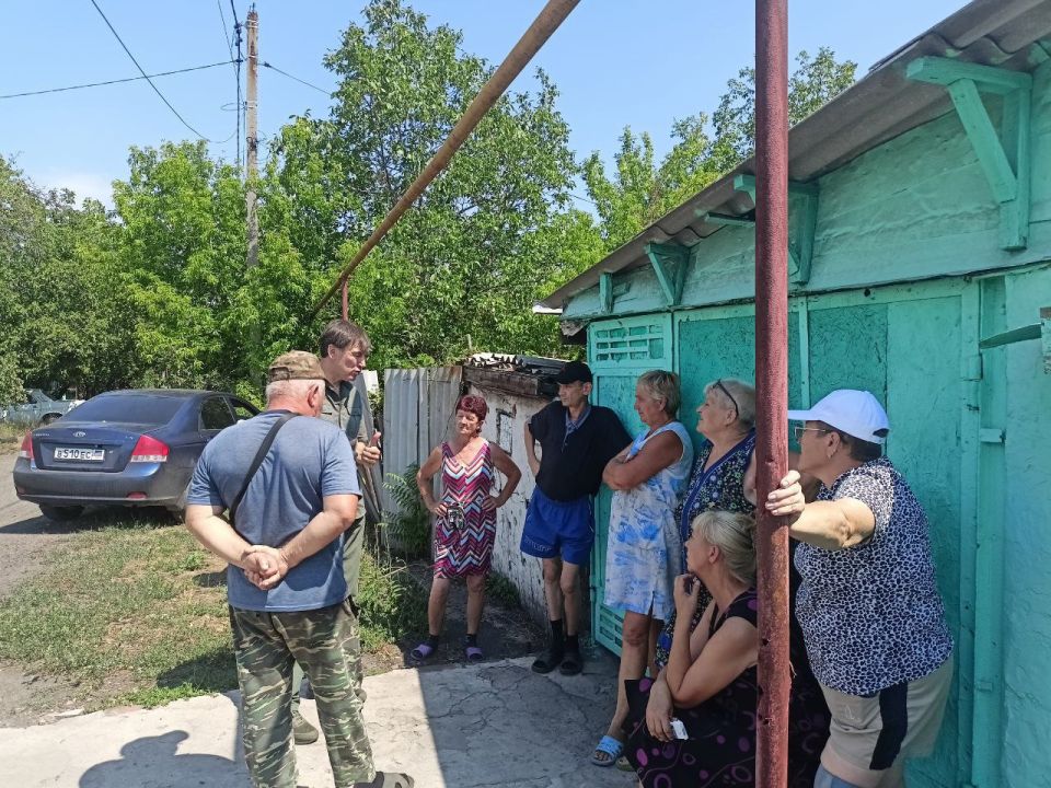 Наталья Бегуненко: По поручению Главы ДНР Дениса Пушилина депутат Донецкого городского совета Роман Евстифеев принял участие в развозе воды жителям Петровского района