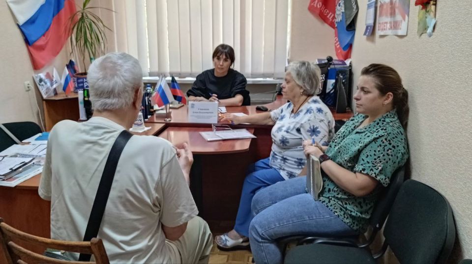 Василий Ткачук: Сегодня, 7 августа, руководитель Управы Калининского внутригородского района Администрации городского округа Донецк Елена Синецкая провела приём граждан в общественной приёмной Всероссийской политической...