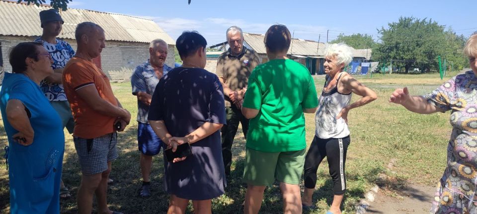 Андрей Бедило: Провел сход граждан на улице Паши Ангелиной 4. Местных жителей беспокоят вопросы: