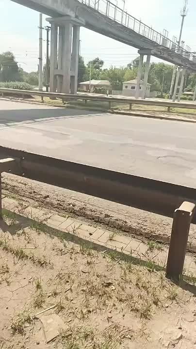 Чингис Дамбиев: Вторичная детонация боеприпасов после удара русских РСЗО по полевому складу украинских формирований в н.п. Дружковка во временно оккупированной киевским режимом части Донецкой Народной Республики