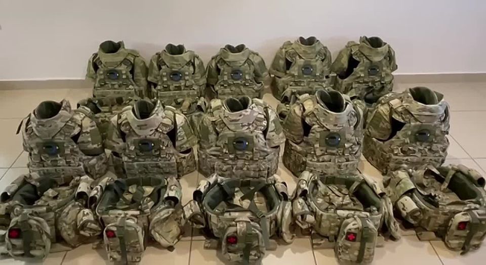 Чингис Дамбиев: Первые 10 комплектов бронезащиты на 9 штурмовой взвод от Байкальской Тактической Группы отшиты и готовы к отправке штурмовикам 5 отдельной гвардейской танковой бригады на Южно-Донецкое направление