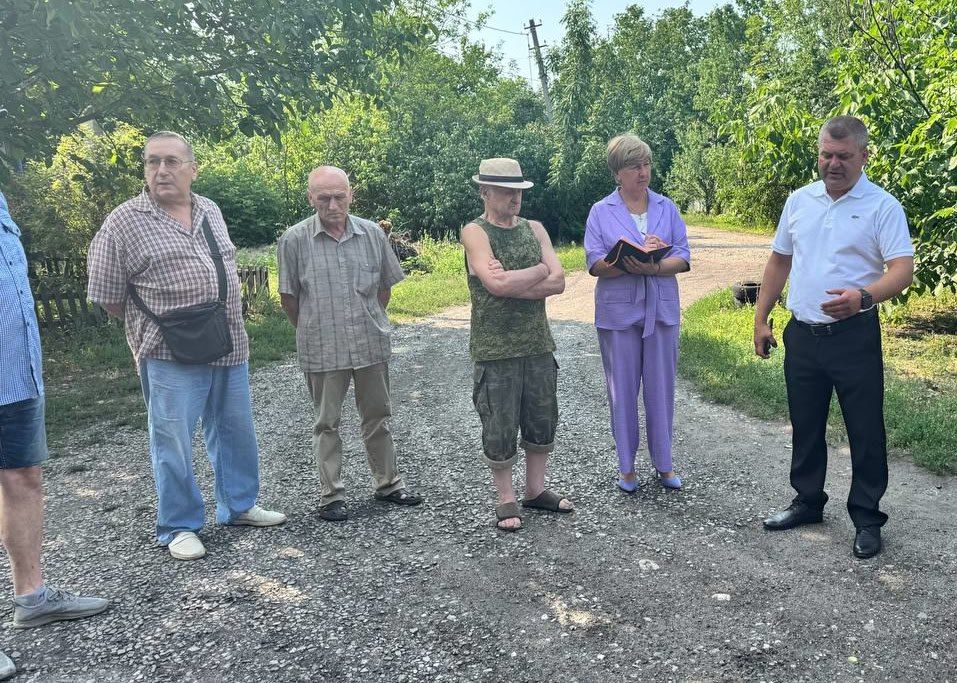 Юрий Атаманов: Совместно с руководителем Управы Пролетарского внутригородского района Еленой Рязанцевой провёл встречу с жителями частных домов микрорайона "Чулковка"