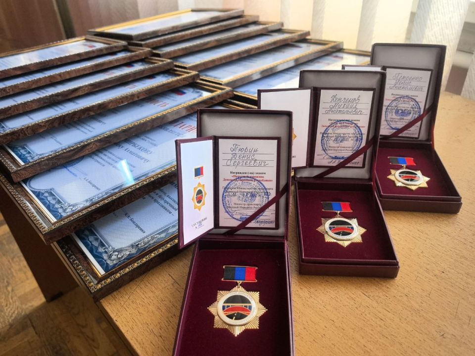 Александр Бондаренко: Ко Дню строителя в Минтрансе Республики отметили заслуги дорожных строителей