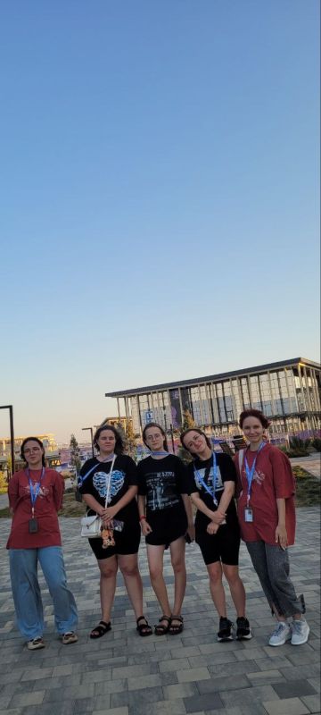 При поддержке Института развития профессионального образования (г. Москва) и Министерства культуры Донецкой Народной Республики студенты и педагоги Шахтерского колледжа кино и телевидения им. А. Ханжонкова отправились в...