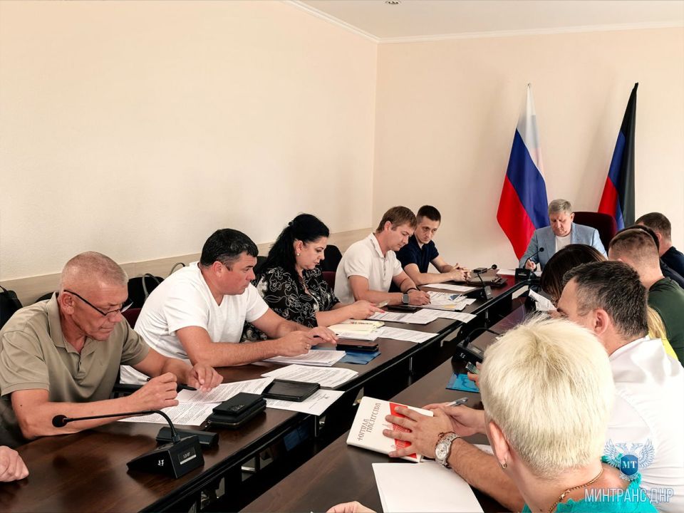 Вопросы предупреждения возникновения ДТП и повышения уровня безопасности автомобильных дорог Республики обсудили на очередном заседании Комиссии по обеспечению БДД