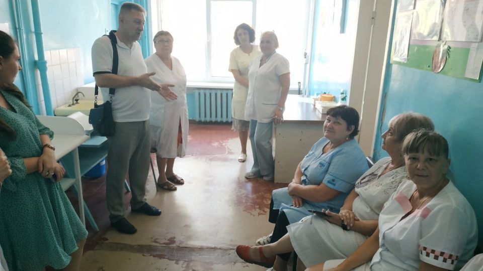 Михаил Меренков: Состоялась встреча заместителя руководителя Управы Буденновского внутригородского района Геннадия Хоменка с медработниками ГБУ ДНР "Центр первичной медико-санитарной помощи № 1, амбулатория № 3