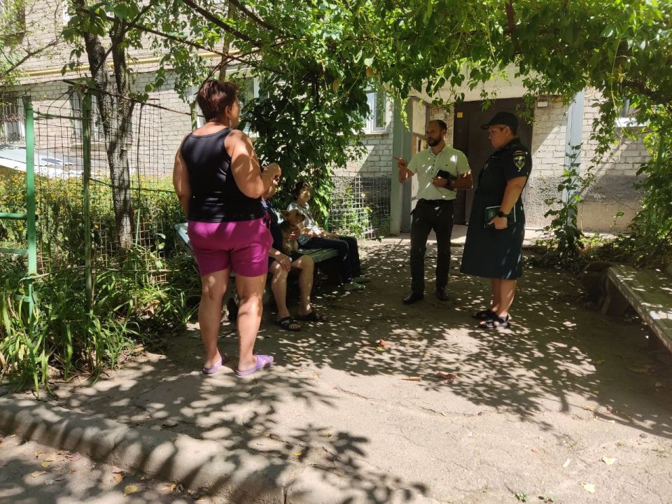 По поручению Главы ДНР Дениса Пушилина 12.08.2025 по адресу: г.Донецк, ул. Продольная,14 состоялась встреча с жителями, на которой присутствовали первый заместитель руководителя Управы Ленинского внутригородского района...