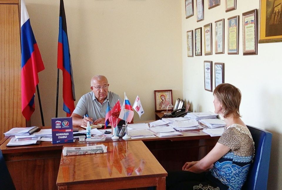 Наталья Бегуненко: Первый заместитель руководителя Управы Петровского внутригородского района Администрации городского округа Донецк Юрий Иванович Плахутин провел еженедельный прием граждан