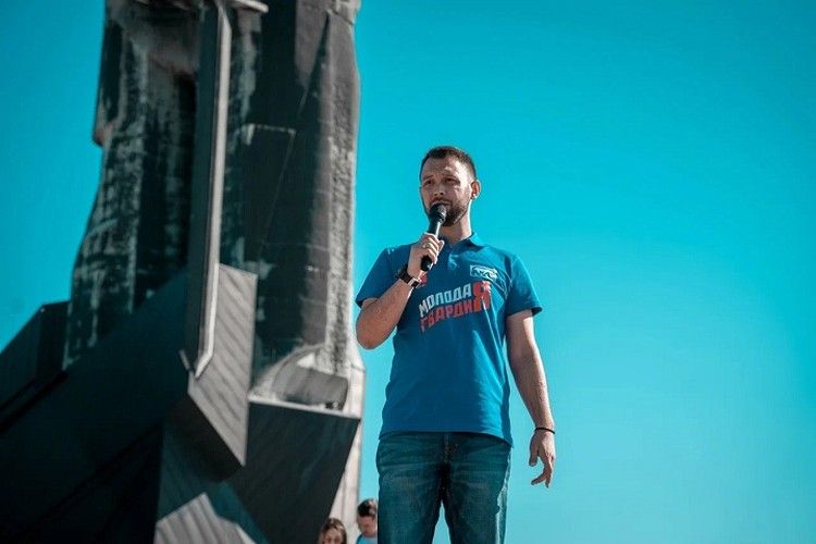 В Донецке прошел флешмоб ко Дню независимости КНДР