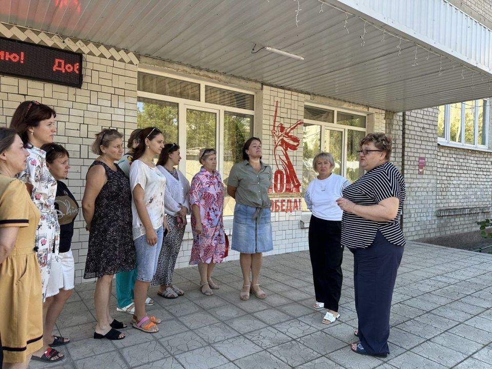 Валентин Левченко: По поручению Главы ДНР Дениса Пушилина, состоялась встреча заместителя главы администрации городского округа Донецк Светланы Везденко с педагогическими работниками Киевского района