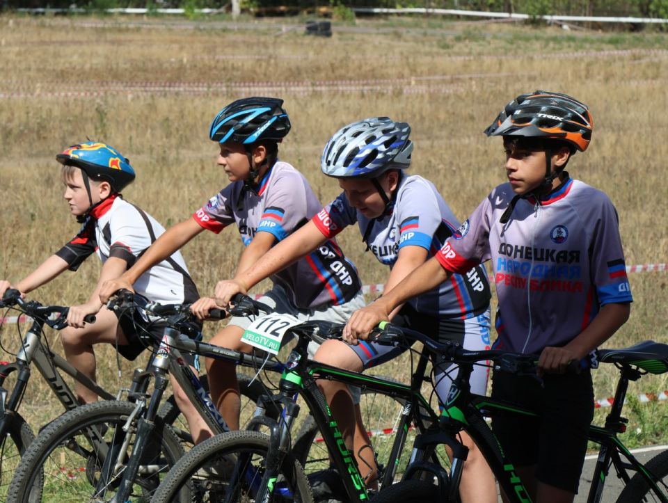 Юрий Мартынов: Вчера в Донецке прошли республиканские соревнования по велоспорту, посвященные памяти юной талантливой спортсменки Дарины Самойлович