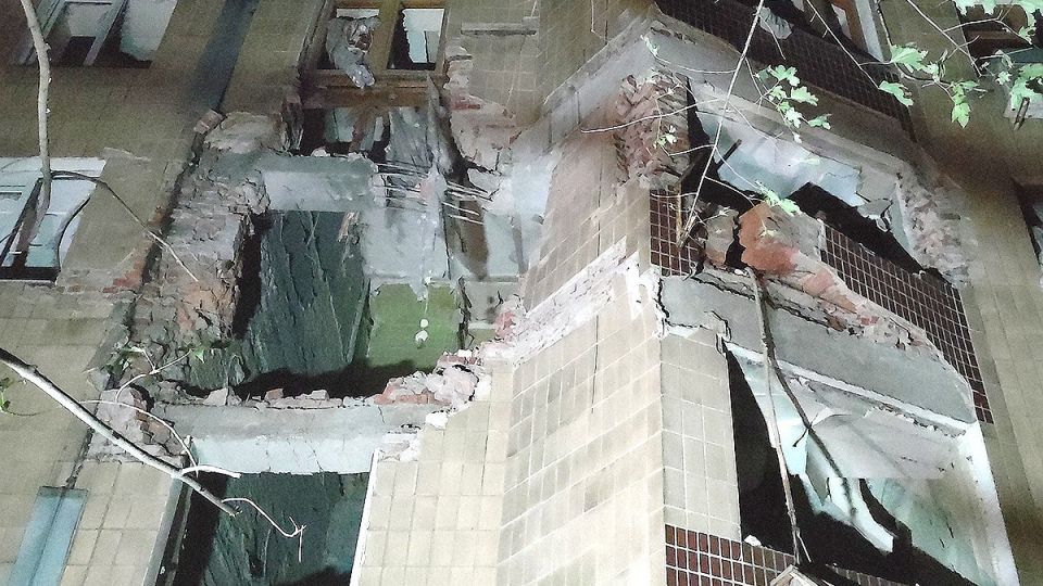 Украина обстреляла многоэтажный жилой дом в Донецке, стараясь испортить переговоры: Киев вымещает злобу на мирных гражданах