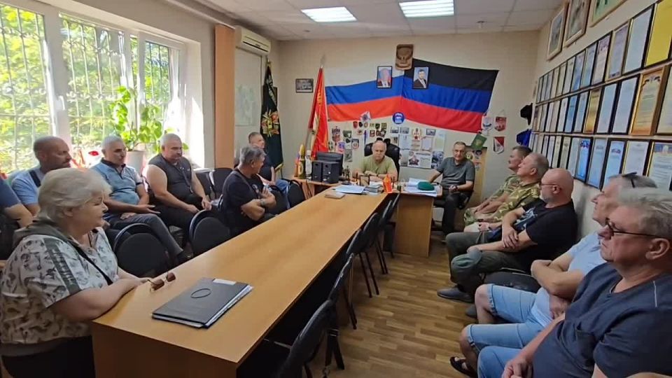 Дмитрий Огилец: Макеевским ветеранам довел ситуацию по водоснабжению в Республике