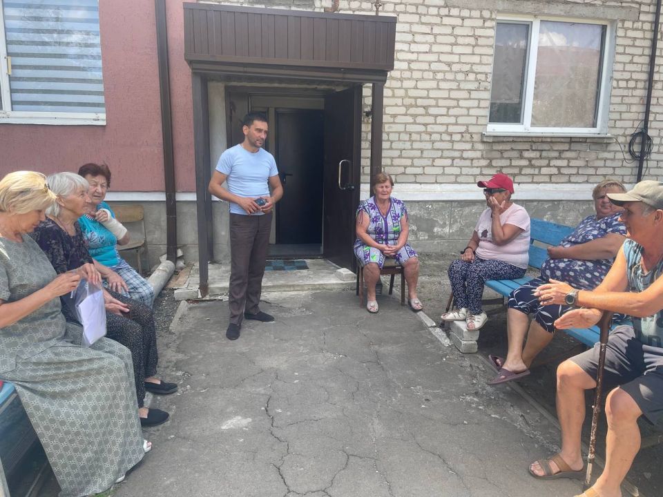 Денис Машков: В рамках выполнения поручения Главы Донецкой Народной Республики Дениса Пушилина, провел встречу с населением в с. Ровнополь Волновахского муниципального округа