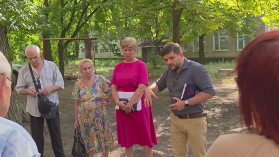 Тимур Дьяченко встретился с жителями Пролетарского района Донецка и рассказал, о мерах, которые принимает Глава ДНР Денис Пушилин для обеспечения Республики водой