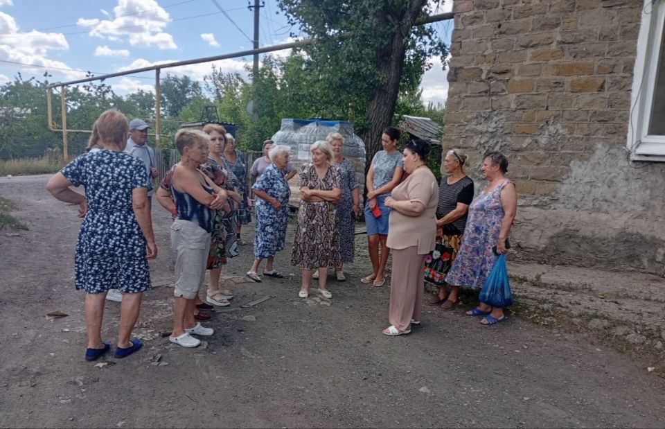 Юрий Будрин: Сегодня, 19 августа 2025 года, по поручению Главы Республики Дениса Пушилина, в Кировском районе города Донецка лидер общественного мнения Кащишина Ольга провела встречу с жителями по адресу: ул. Ермоловой 13