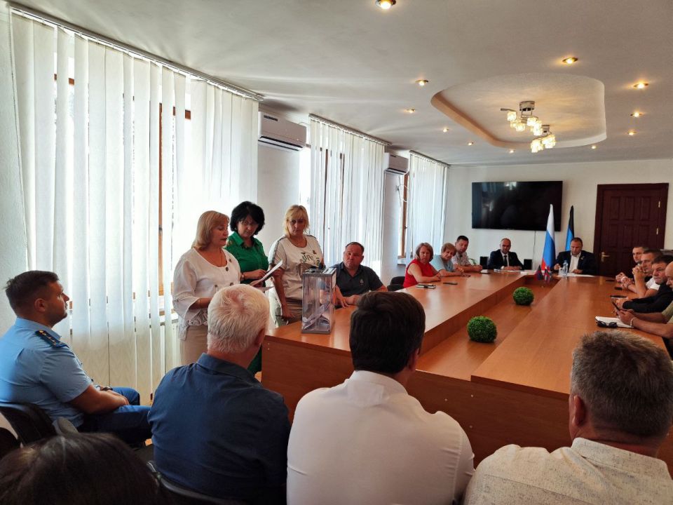 Андрей Бедило: 19 августа 2025 года принял участие во внеочередном заседании Торезского городского совета Донецкой Народной Республики первого созыва