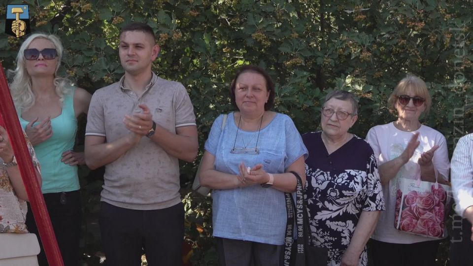 Алексей Кулемзин: Сегодня в микрорайоне «Текстильщик» Кировского района десятки малышей и их родители собрались на открытие новой детской площадки