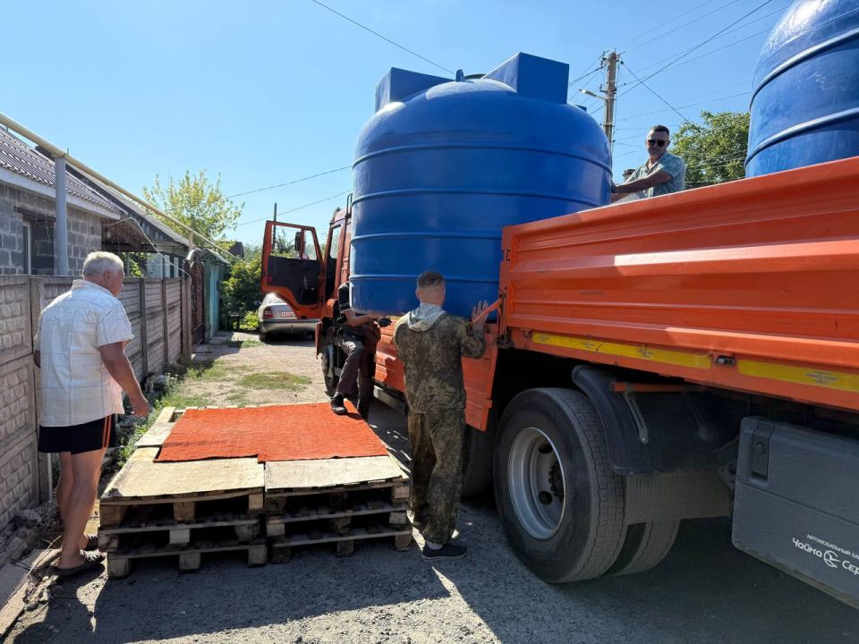Юрий Будрин: По поручению Главы Республики Дениса Пушилина, в Кировском районе города Донецка было установлено еще 6 ёмкостей для обеспечения водой жителей
