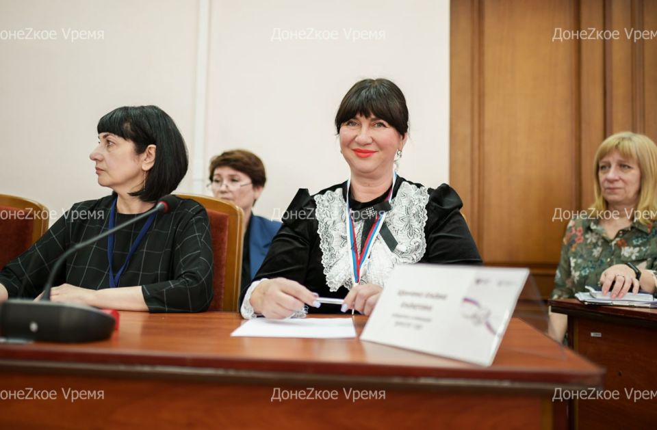 За "Патриотический десант": директор донецкой гимназии №6 стала номинантом премии "Служение"