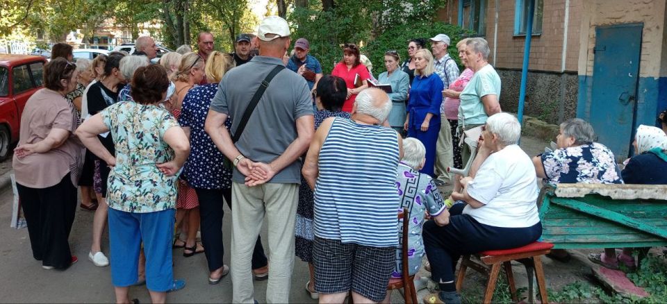 Наталья Бегуненко: По поручению Главы ДНР Дениса Пушилина в Петровском районе продолжаются встречи с населением
