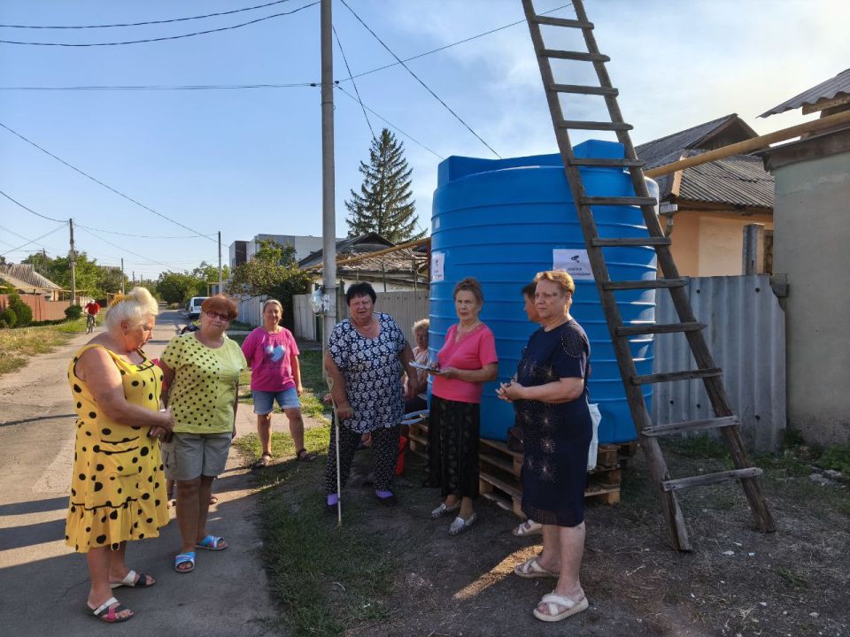 Иван Адамец: Раиса Хатько, председатель Совета ветеранов Куйбышевского района, в соответствии с поручением Главы ДНР Дениса Пушилина организовала встречу с жителями улицы Фрунзе