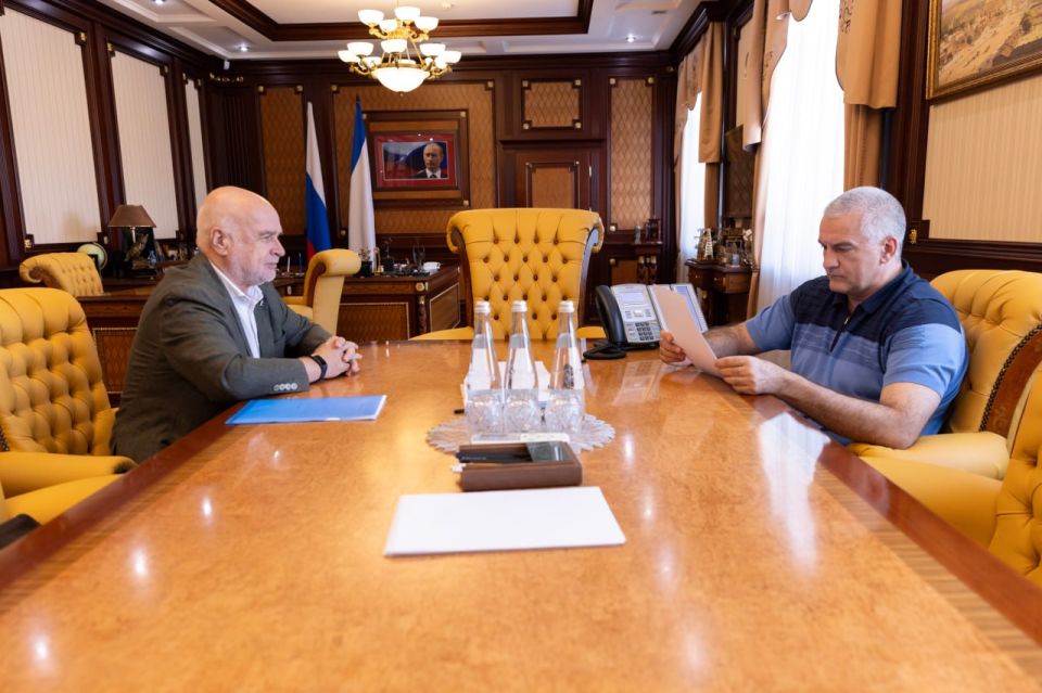 Сергей Аксёнов: На встрече с депутатом Государственного Совета Республики Крым, ректором Крымского республиканского института постдипломного педагогического образования доктором филологических наук, профессором Александром...