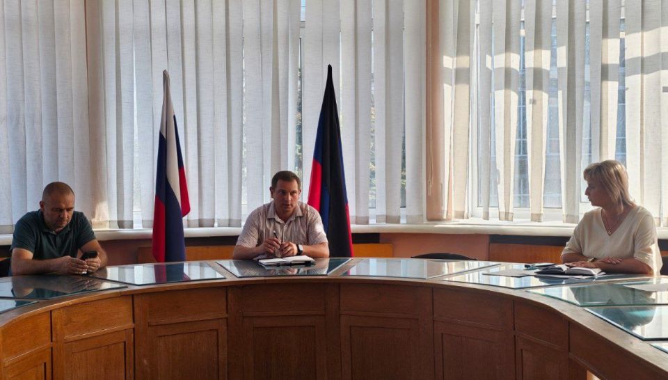 Татьяна Копылова: Сегодня, 20 августа, в Управе Ворошиловского внутригородского района Администрации городского округа Донецк состоялось рабочее совещание «Чистый четверг»