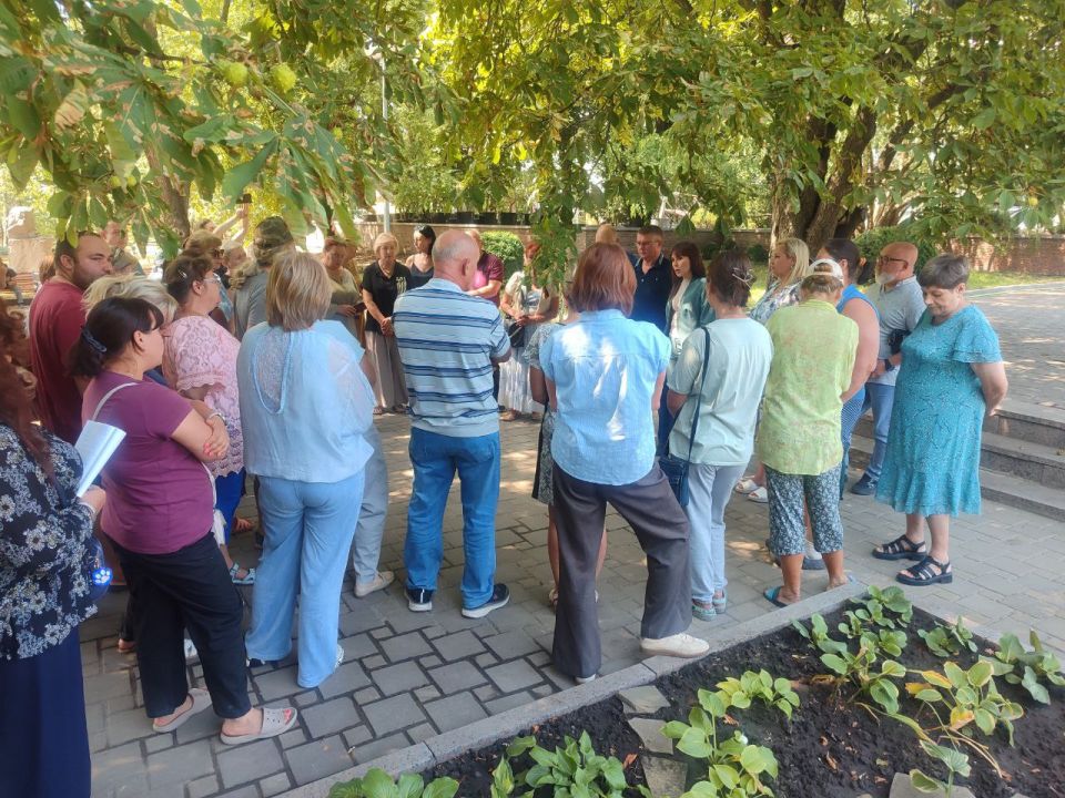 "Встреча с трудовым коллективом"