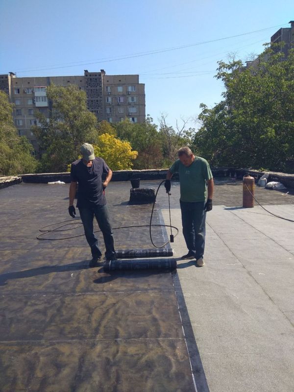 Наталья Бегуненко: Сотрудники Петровского участка № 1 Донецкого Филиала «Единого регионального фонда по управлению МКД на территории ДНР» продолжают выполнять ремонтные работы по следующим адресам: ул. Салтыкова-Щедрина, 10;...