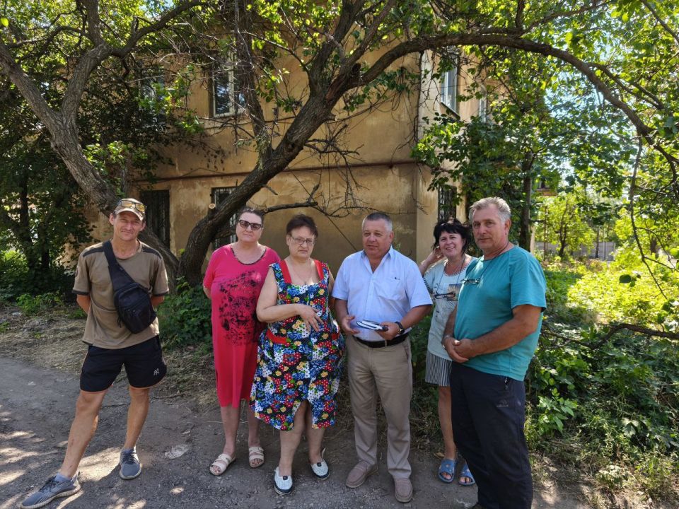 Иван Адамец: Депутат Донецкого городского совета Герман Полунин провел встречу с жителями дома №121 по улице Олимпиева в Куйбышевском районе