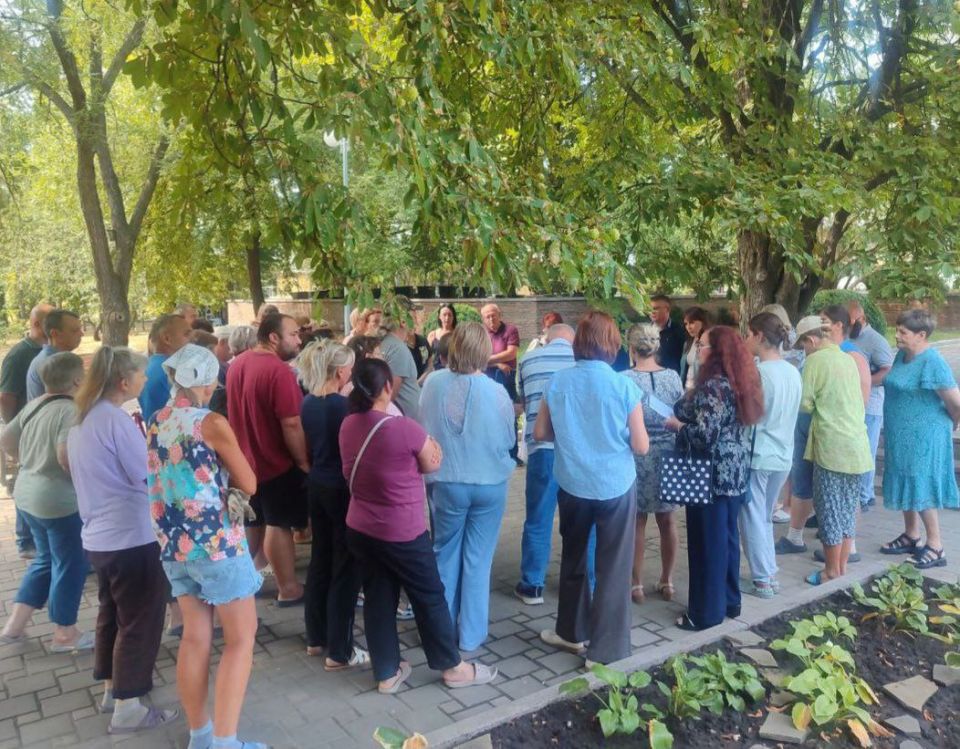 "Встреча с трудовым коллективом"