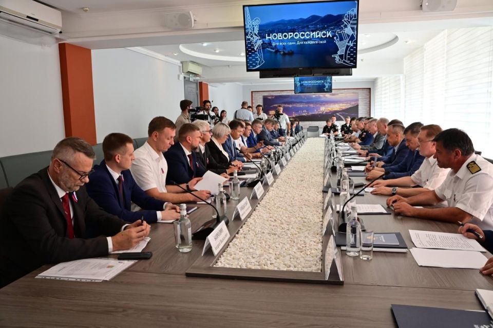 Александр Бондаренко: Принял участие в совещании при Помощнике Президента РФ,председателе Морской коллегии РФ Николае Патрушеве по вопросам реализации национальной морской политики в Азово-Черноморском бассейне