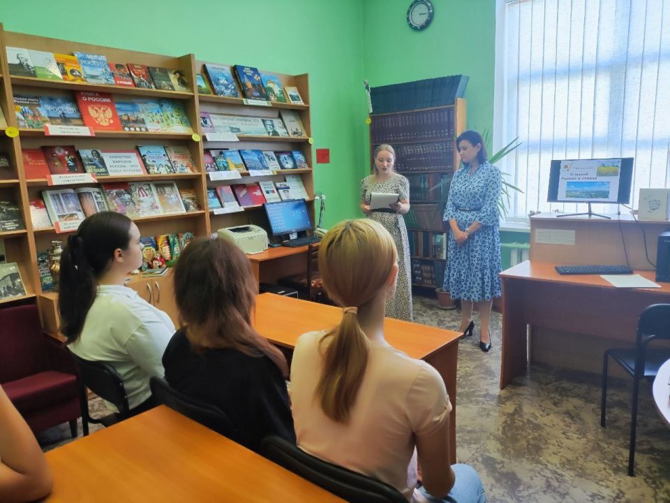 Иван Адамец: В библиотеке-филиале № 22 прошёл час поэзии «О малой Родине в стихах», посвящённый Дню города