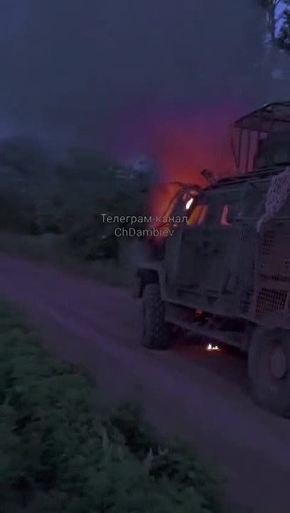 Чингис Дамбиев: Украинский бронеавтомобиль «Козак-5» производства киевской компании НПО «Практика» после прилета русского fpv-дрона на Южно-Донецком направлении