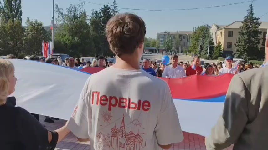 Андрей Бедило: Сегодня, 22 августа 2025 года, в городском округе Торез принял участие в праздничном мероприятии посвященном Дню Государственного Флага России!