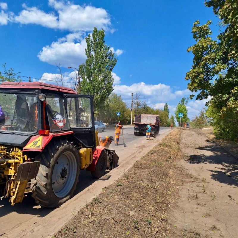 Михаил Меренков: Во исполнение проручения Главы Донецкой Народной Республики Дениса Пушилина произведена ручная уборка и приведена в надлежащее состояние улица Левобережная