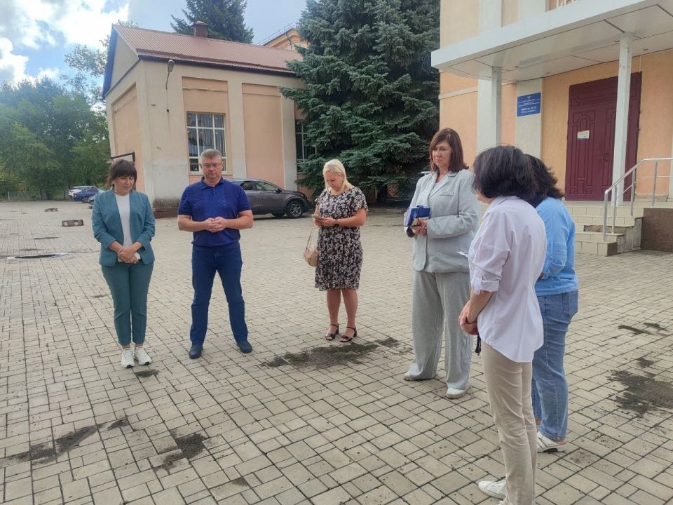 Альбина Афенченко: Сегодня, 25 августа, по поручению Главы ДНР Дениса Пушилина, состоялась встреча с жителями улицы Герцена в Калининском внутригородском районе