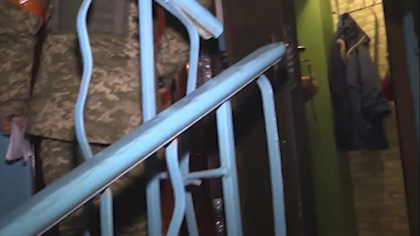 Виктория Мельникова: Авдеевка, 2015 год. К слову, как жилось нашим землякам при украинской власти (всего в нескольких километрах от Донецка)...а именно оккупации, при которой врываются в дома, проверяют телефоны, допрашивают...