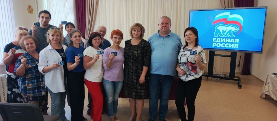 Юрий Будрин: Сегодня, 26 августа 2025 года, управляющий делами Управы Кировского внутригородского района Администрации городского округа Донецк ДНР Людмила Аринович совместно с депутатом Донецкого городского Совета ДНР...