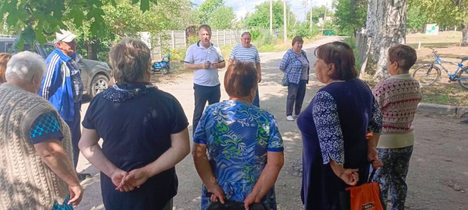 Михаил Меренков: Состоялась встреча заместителя руководителя Управы Буденновского внутригородского района Геннадия Хоменка с жителями района