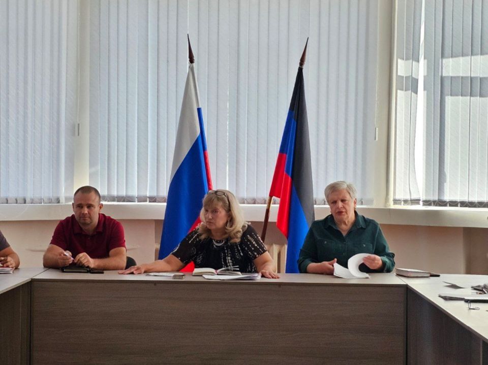 Татьяна Копылова: В Управе Ворошиловского внутригородского района Администрации городского округа Донецк состоялось рабочее совещание с коммунальными службами