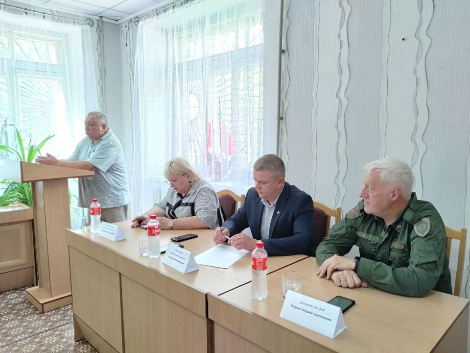 Андрей Бедило: 27 августа, по поручению Главы Донецкой Народной Республики Дениса Пушилина, в ГБУ ДНР «Центральная городская больница г. Снежное» принял участие во встреча главного врача, Алексея Качура с жителями...