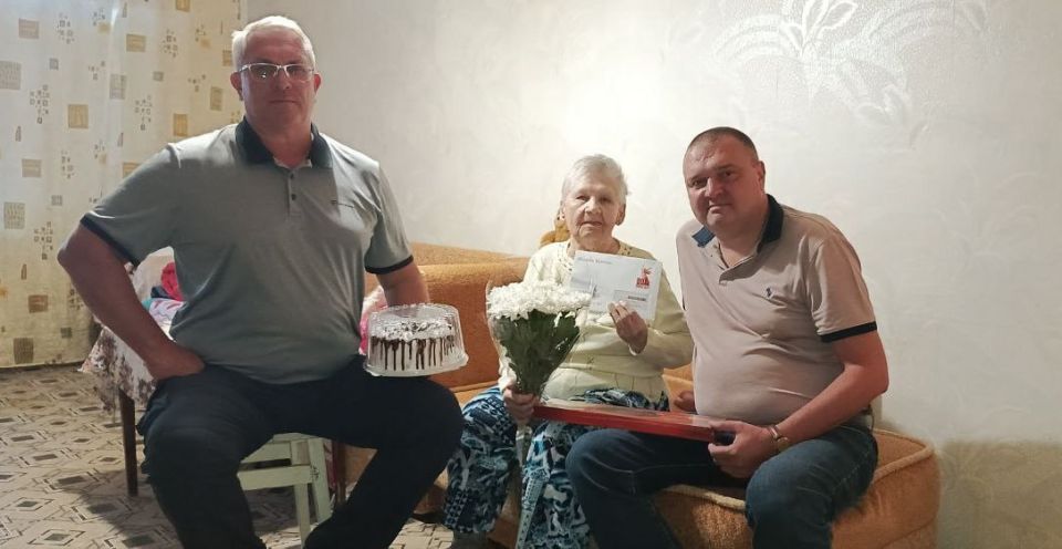 Юрий Будрин: Сегодня, 29 августа 2025 года, совместно с депутатом Донецкого городского Совета ДНР Сергеем Тельных поздравили с 90 - летним юбилеем Рыгину Анну Гавриловну, ветерана ВОВ