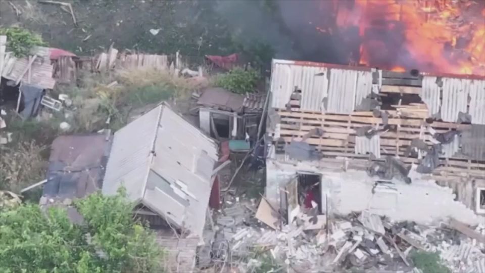 Александр Коц: Кадры взятия Первого мая. Бойцы 30-ой отдельной мотострелковой бригады группировки войск «Центр» освободили этот населенный пункт накануне