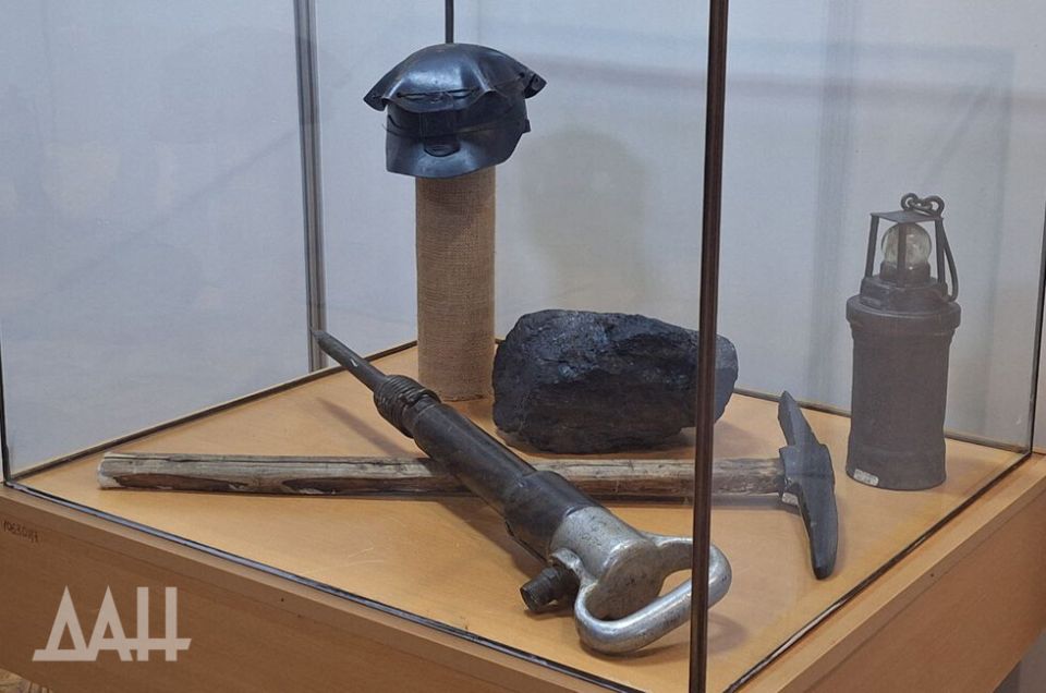 Жители Донецка могут увидеть звезду Стаханова и записку Гагарина