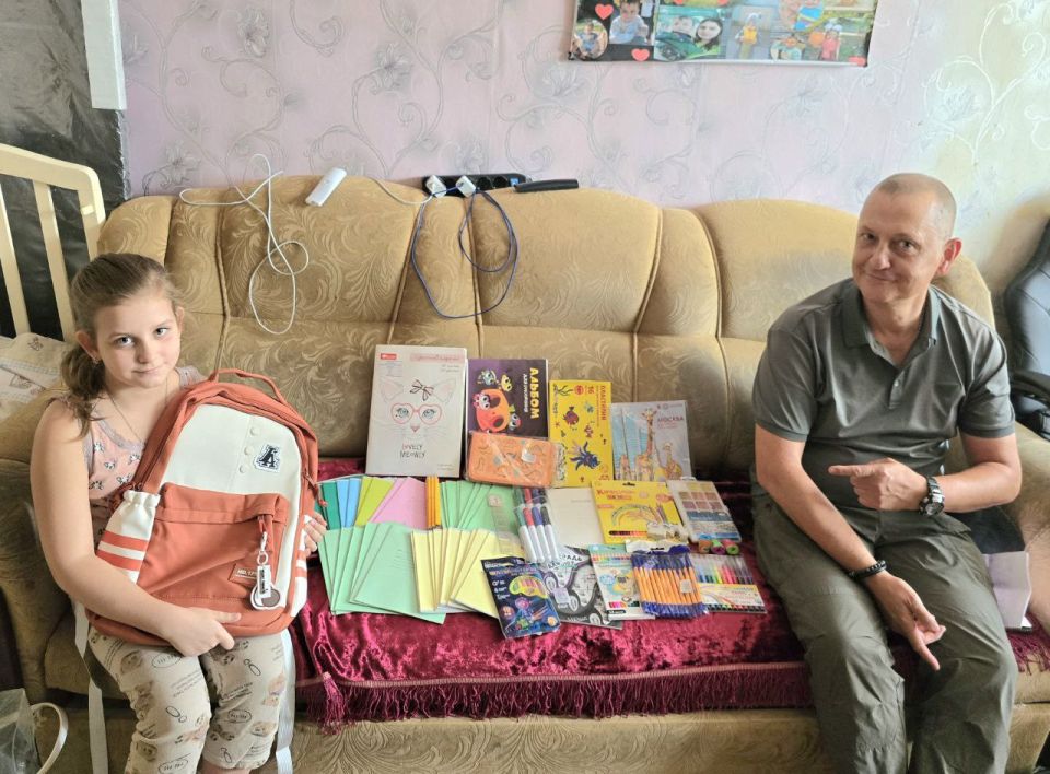 Дмитрий Огилец: С моими золотыми помощниками вчера помогли собраться ребенку в школу!