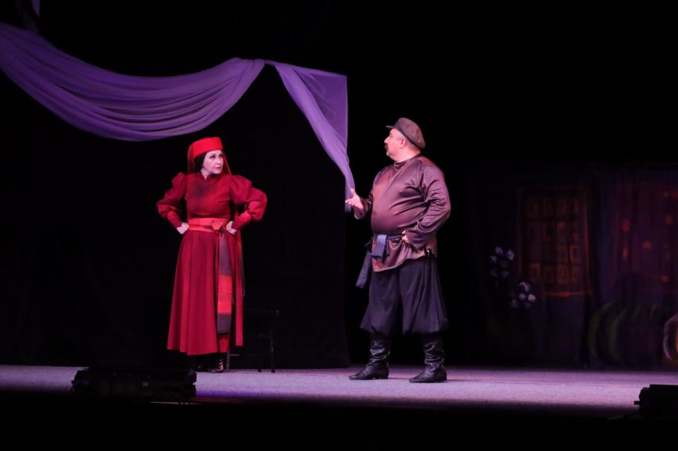 В Мариуполе прошли гастроли Херсонского областного русского академического музыкально-драматического театра