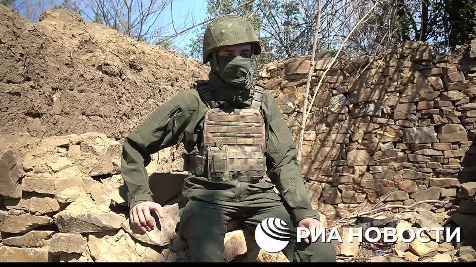 Владислав Шурыгин: Бойцы ВС России на мотоциклах и электромотоциклах взяли в полуокружение населенный пункт Камышеваха на южно-донецком участке фронта в ДНР перед его освобождением